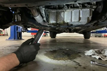 wyciek oleju czy mozna jechac